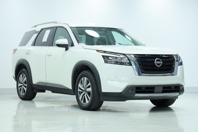 2023 Nissan Pathfinder SL 3