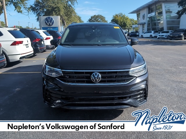 2023 Volkswagen Tiguan 2.0T SE R-Line Black 2