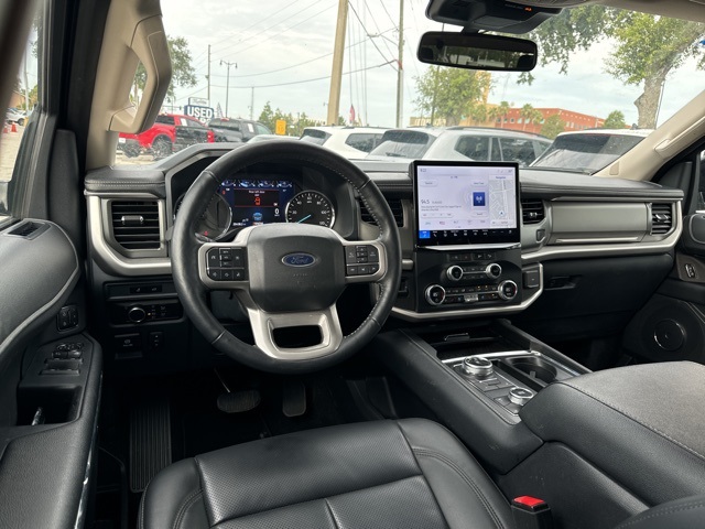 2023 Ford Expedition XLT 8