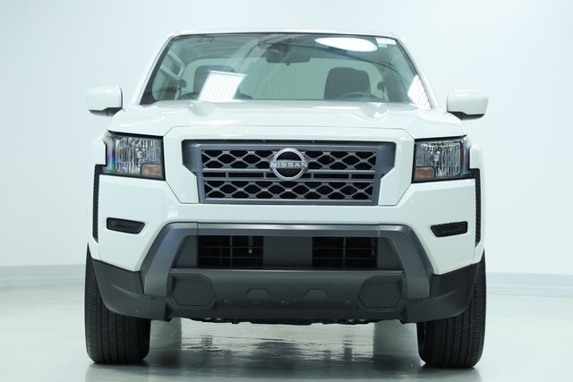 2023 Nissan Frontier SV 2