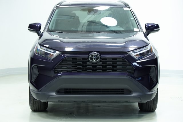 2023 Toyota RAV4 XLE 2