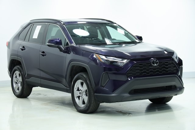 2023 Toyota RAV4 XLE 3