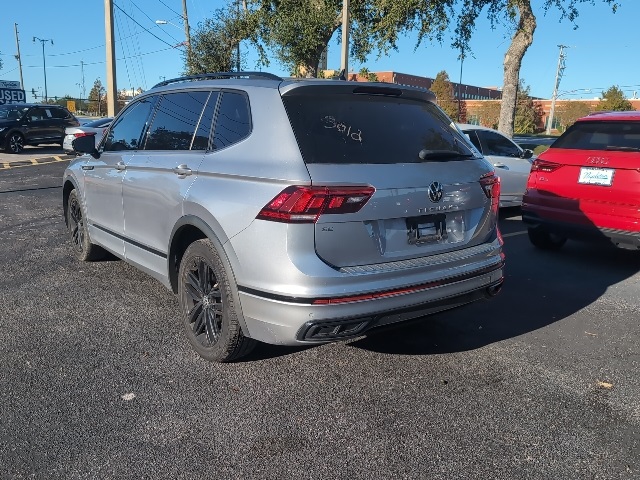 2022 Volkswagen Tiguan 2.0T SE R-Line Black 4