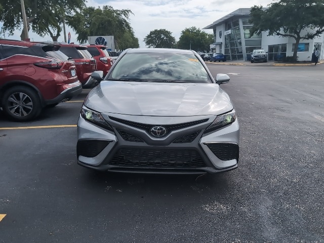 2024 Toyota Camry SE 2