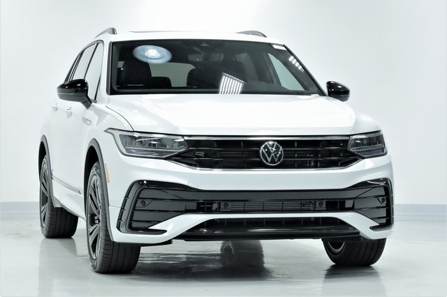 2024 Volkswagen Tiguan 2.0T SE R-Line Black 2