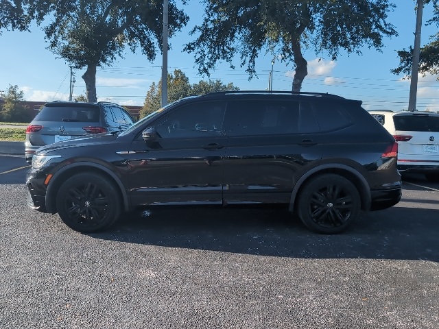 2022 Volkswagen Tiguan 2.0T SE R-Line Black 3