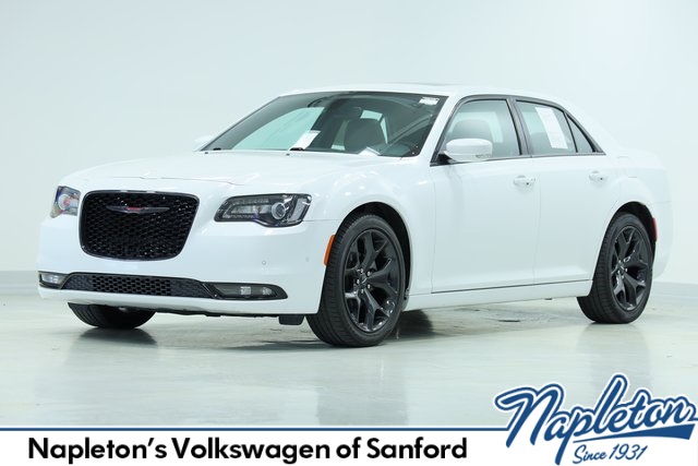 2023 Chrysler 300 S 1