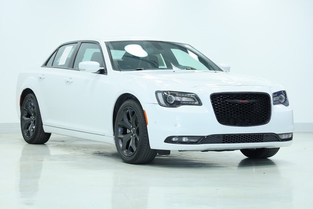 2023 Chrysler 300 S 3