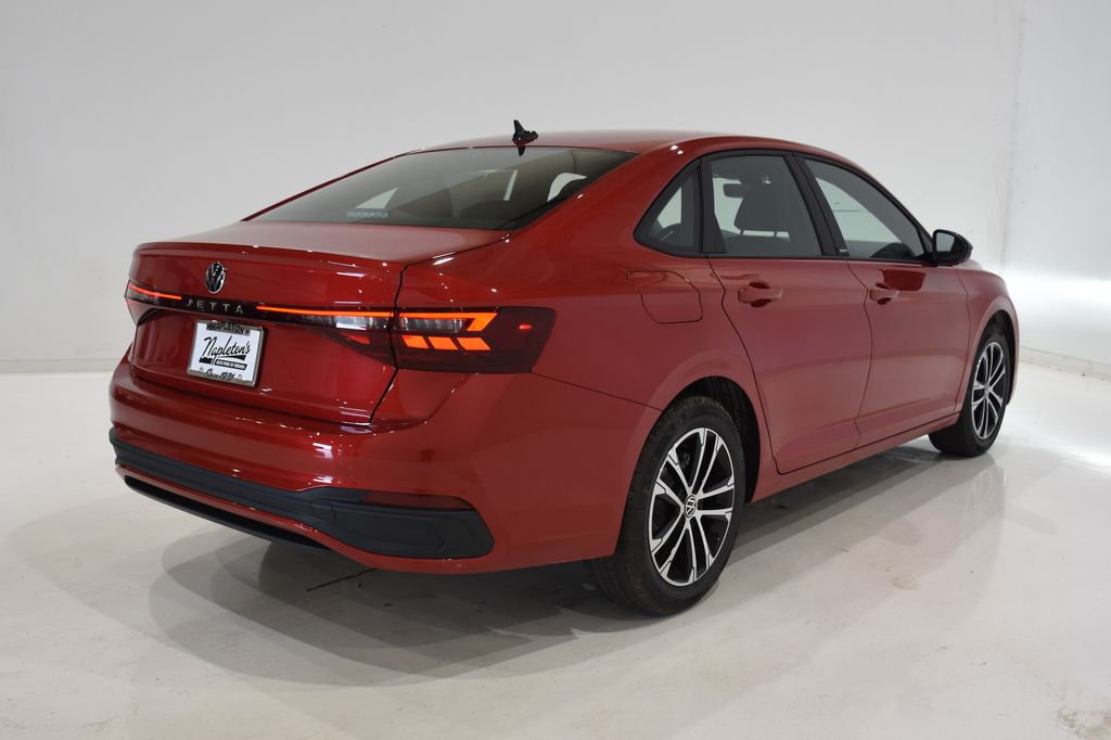 2025 Volkswagen Jetta Sport 4