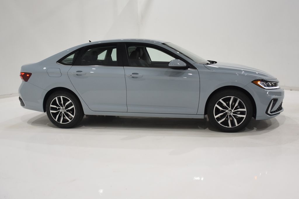 2025 Volkswagen Jetta 1.5T SE 3