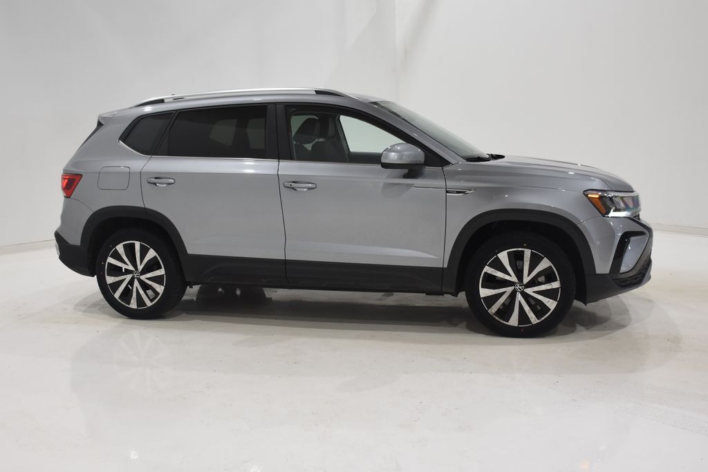 2022 Volkswagen Taos 1.5T SE 3