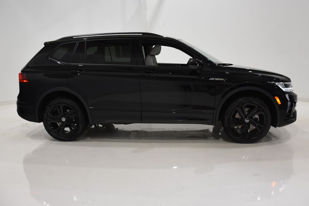 2024 Volkswagen Tiguan 2.0T SE R-Line Black 3