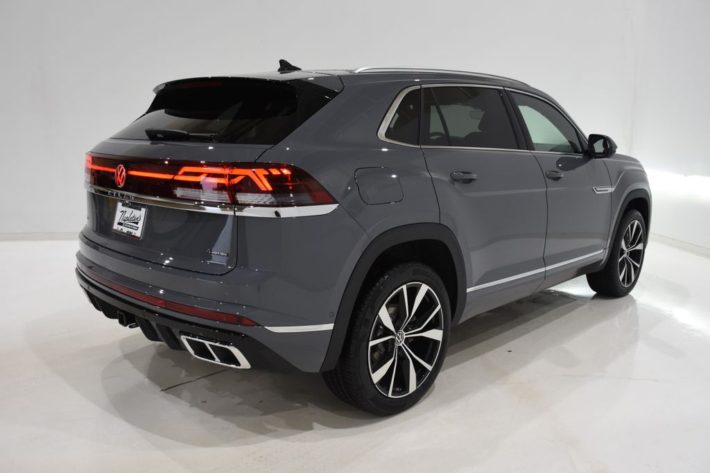 2025 Volkswagen Atlas Cross Sport 2.0T SEL Premium R-Line 4