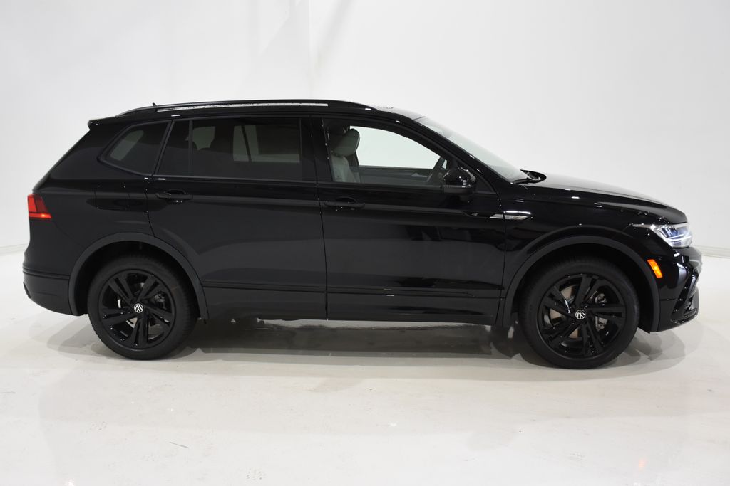 2024 Volkswagen Tiguan 2.0T SE R-Line Black 3