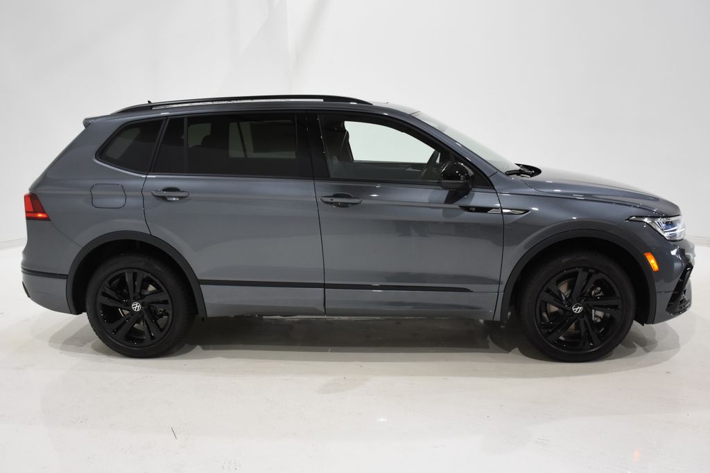 2024 Volkswagen Tiguan 2.0T SE R-Line Black 3