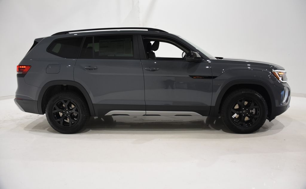 2025 Volkswagen Atlas Peak Edition 3