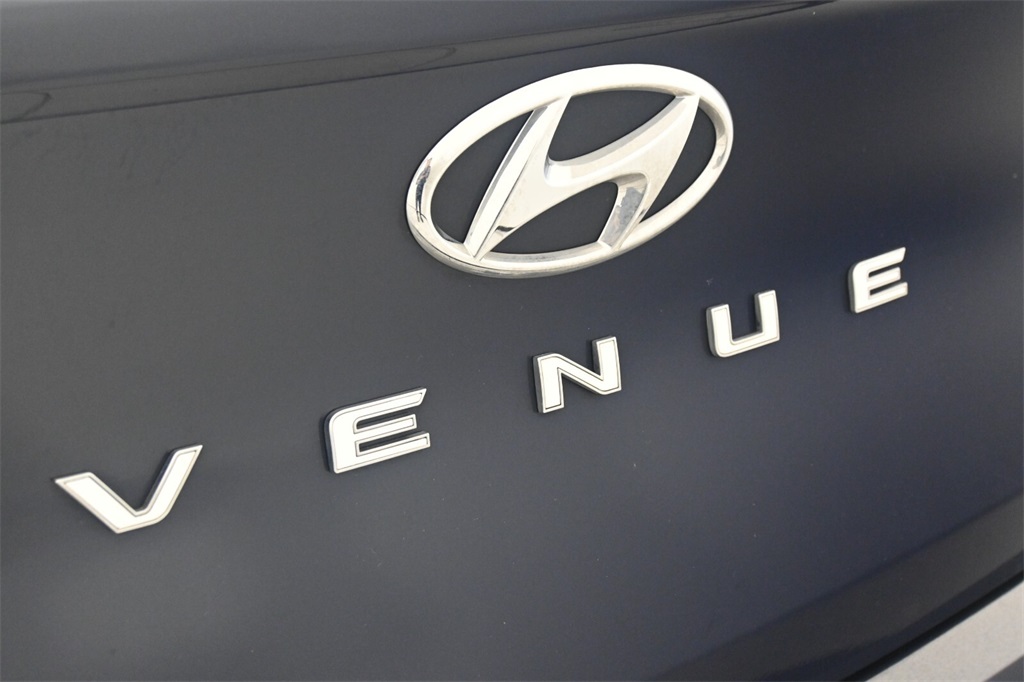 2022 Hyundai Venue Limited 8