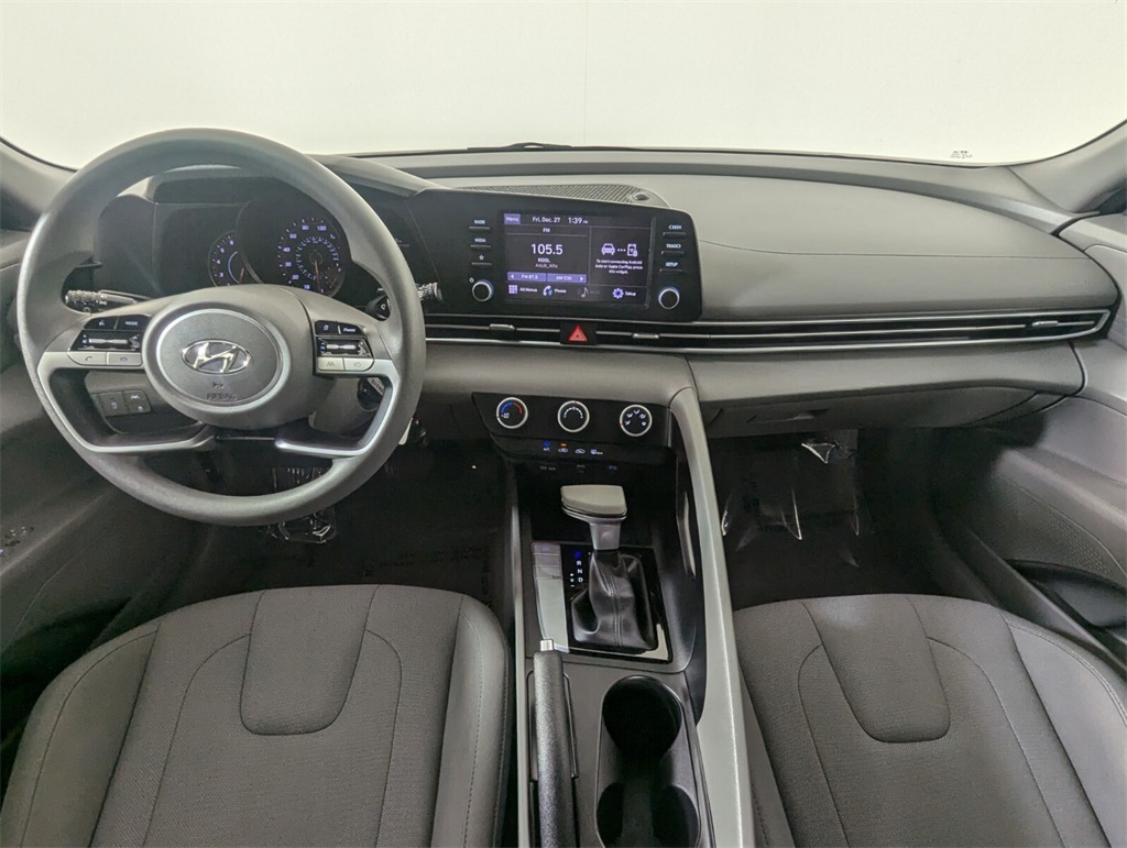 2022 Hyundai Elantra SE 14