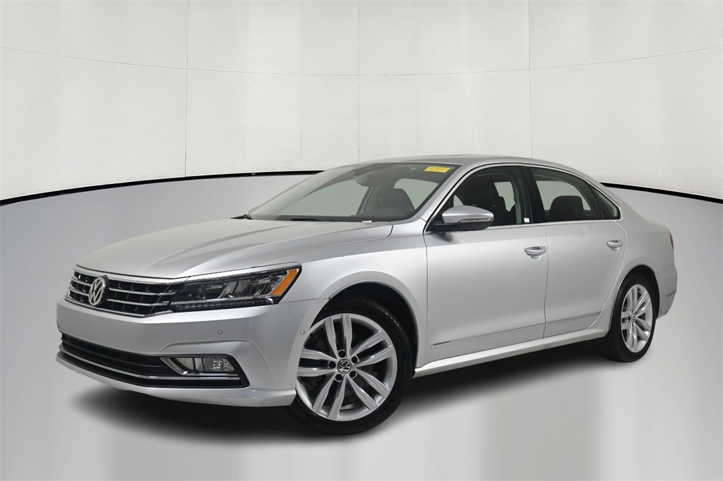 2018 Volkswagen Passat 2.0T SEL Premium 3