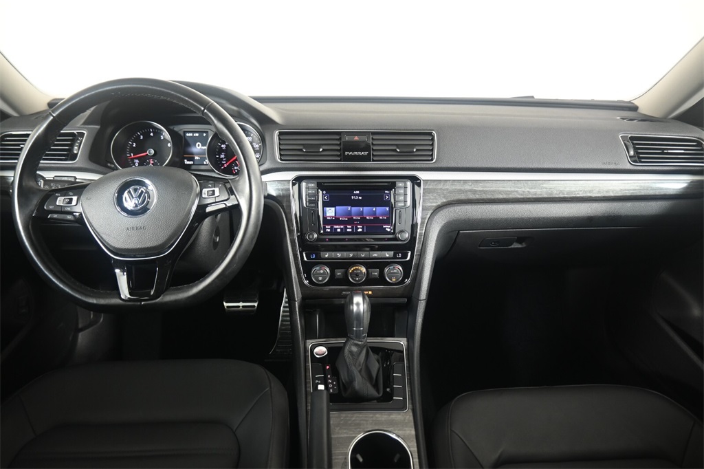 2018 Volkswagen Passat 2.0T SEL Premium 14