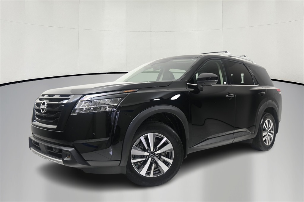 2023 Nissan Pathfinder SL 3