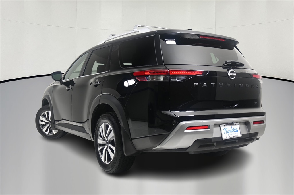 2023 Nissan Pathfinder SL 5