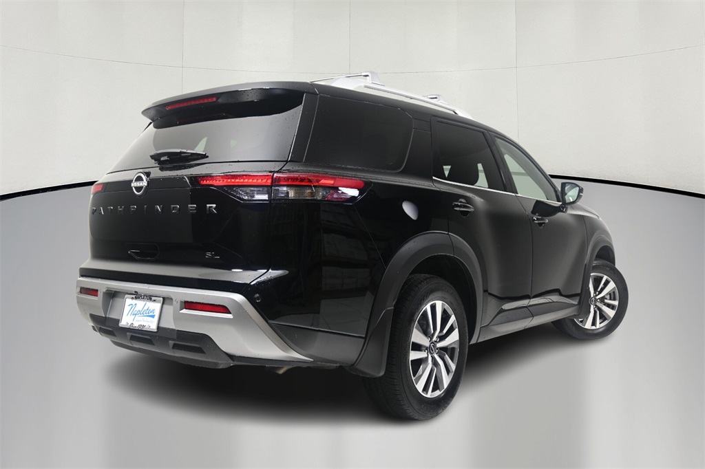 2023 Nissan Pathfinder SL 7