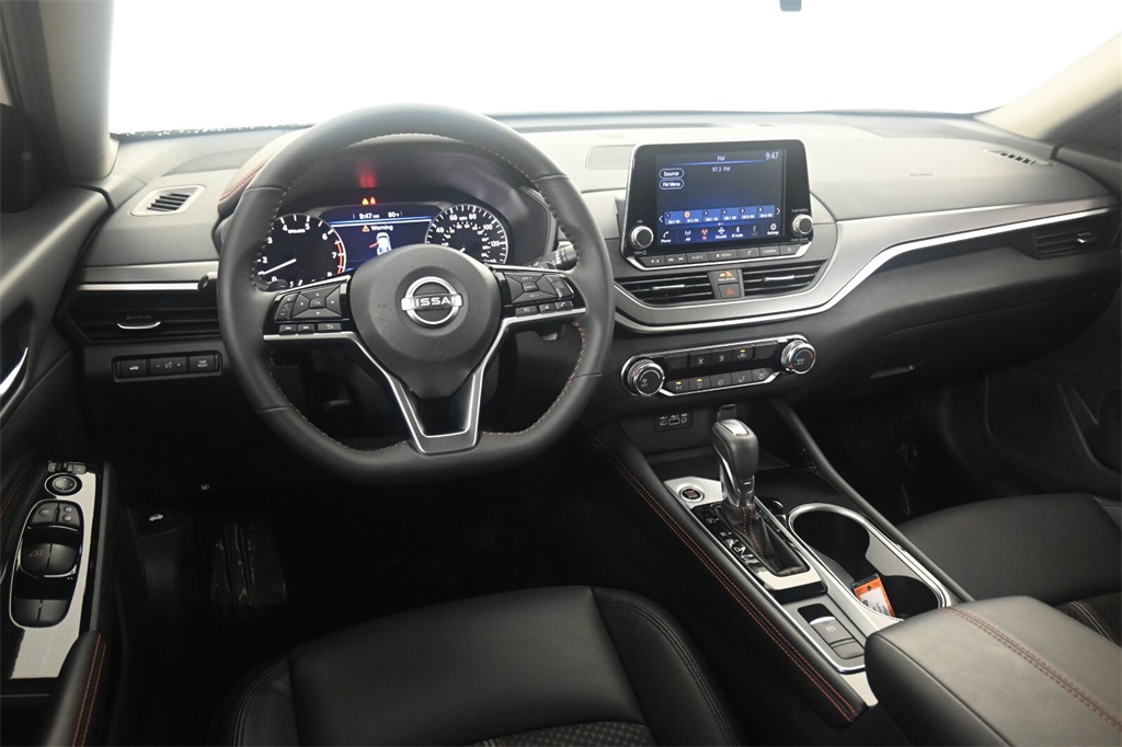 2023 Nissan Altima 2.5 SR 11