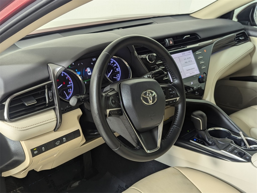 2020 Toyota Camry XLE 11