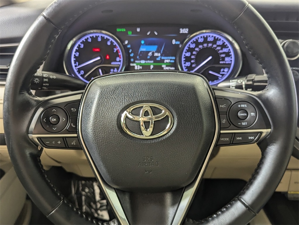 2020 Toyota Camry XLE 17