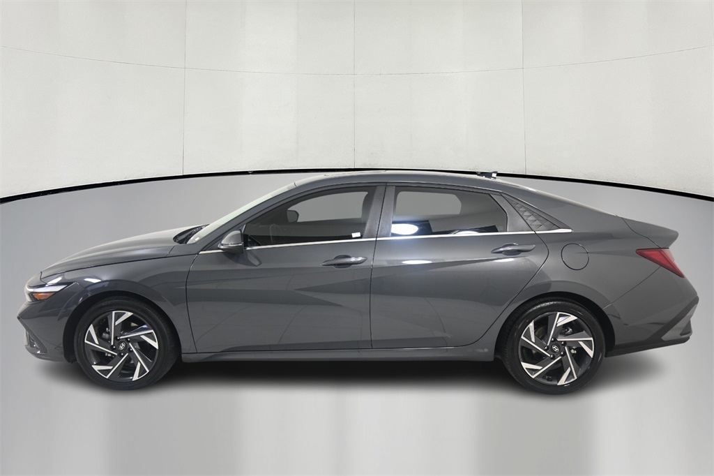 2024 Hyundai Elantra Hybrid Limited 4