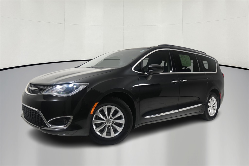 2017 Chrysler Pacifica Touring L 3