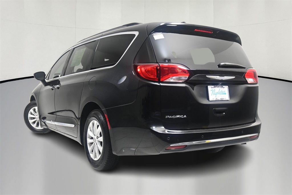 2017 Chrysler Pacifica Touring L 5