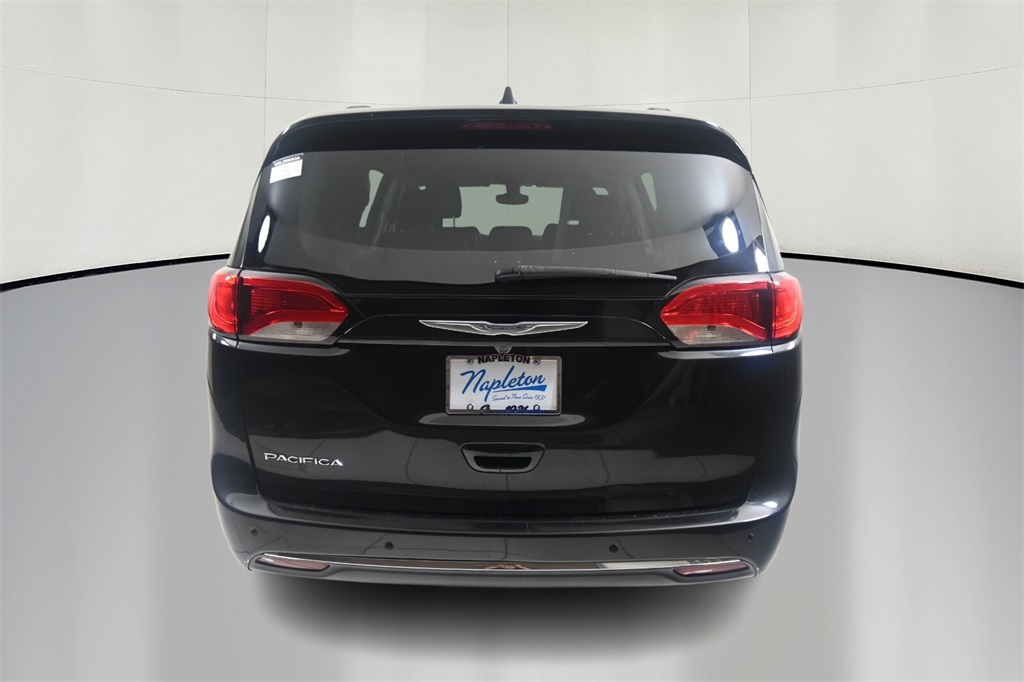 2017 Chrysler Pacifica Touring L 6