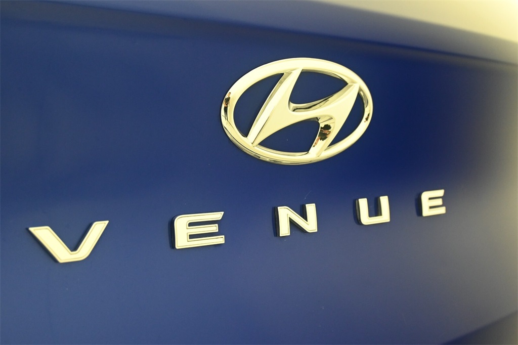 2022 Hyundai Venue Limited 8