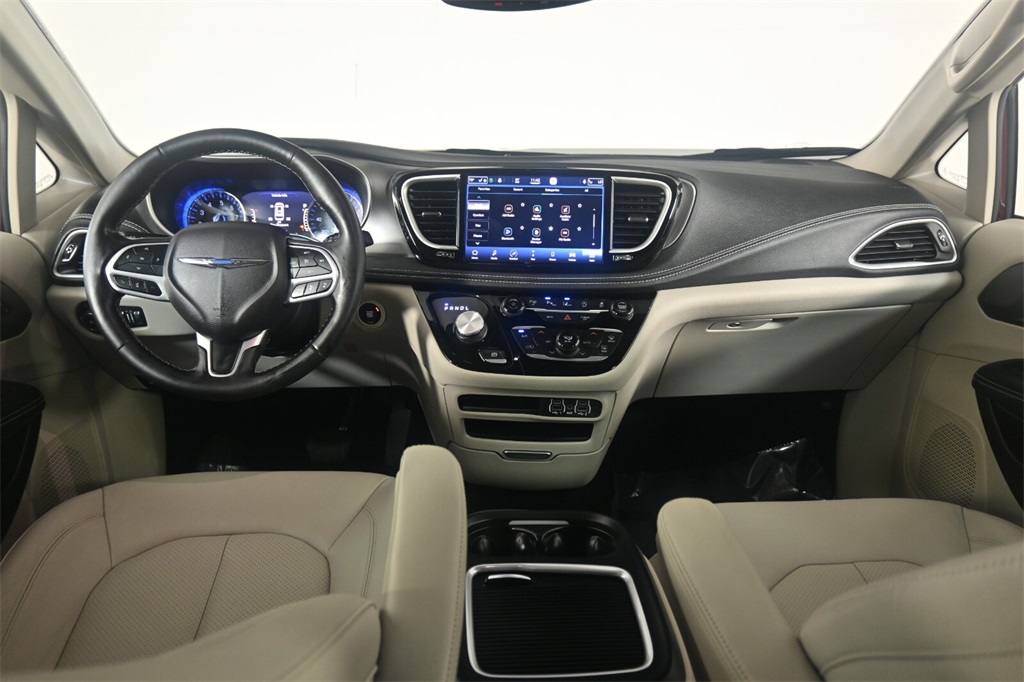 2021 Chrysler Pacifica Touring L 11