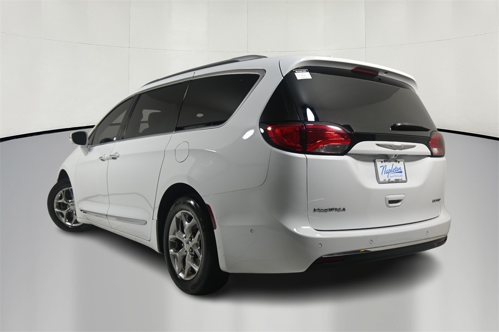 2017 Chrysler Pacifica Limited 5