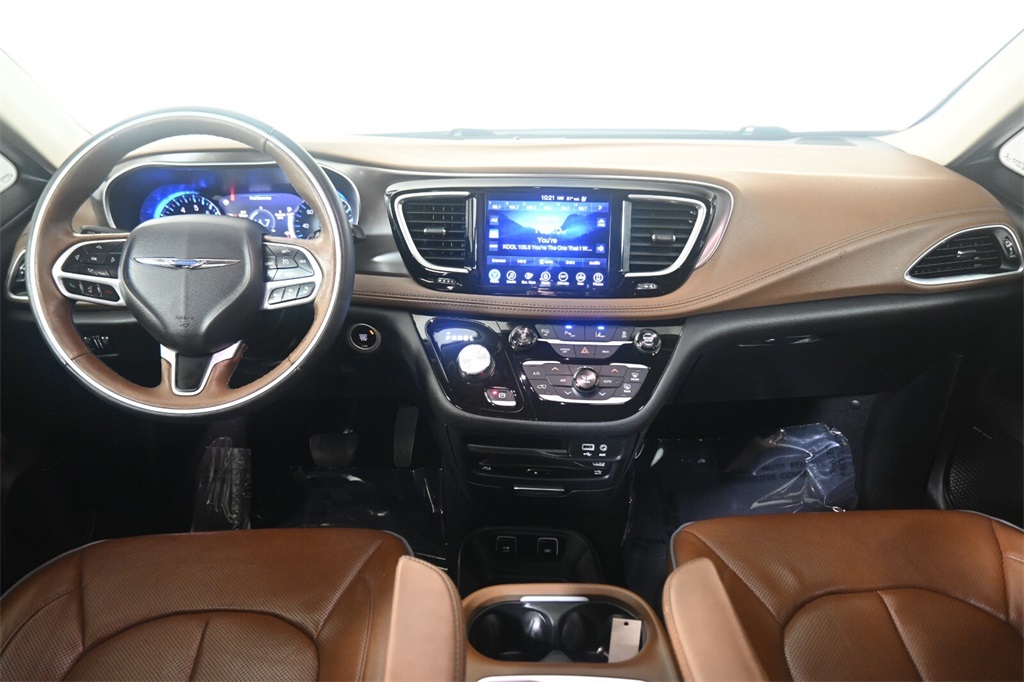 2017 Chrysler Pacifica Limited 14