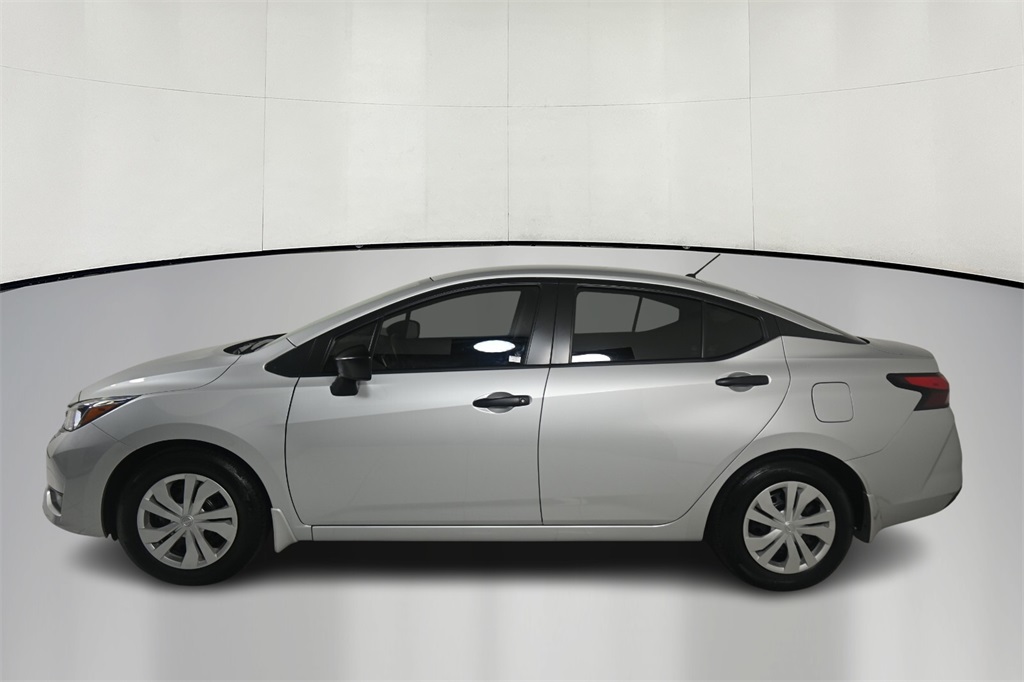 2024 Nissan Versa 1.6 S 4