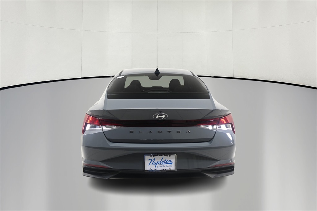 2022 Hyundai Elantra SEL 5