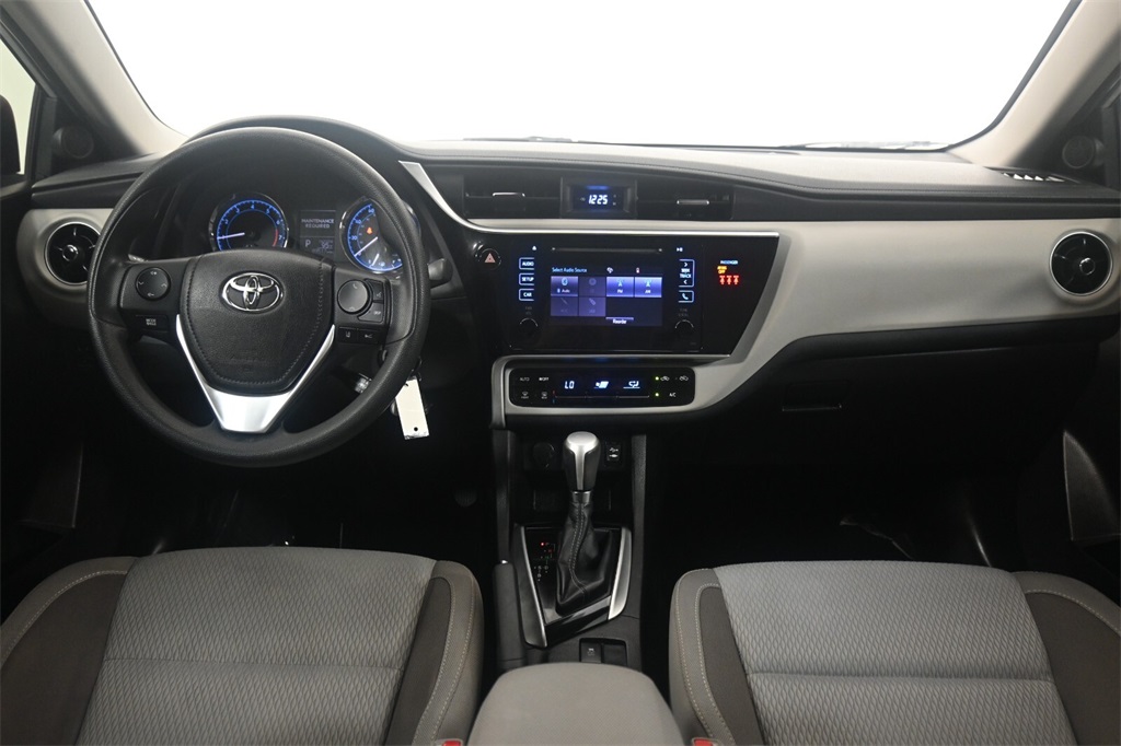 2018 Toyota Corolla LE 14