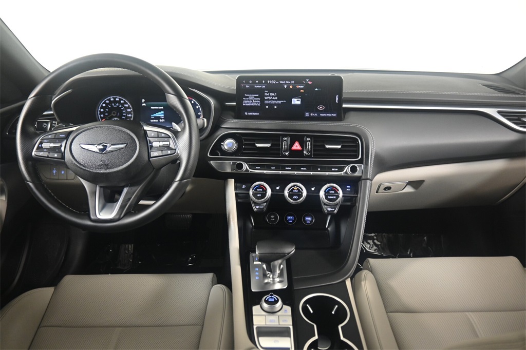 2022 Genesis G70 2.0T 14