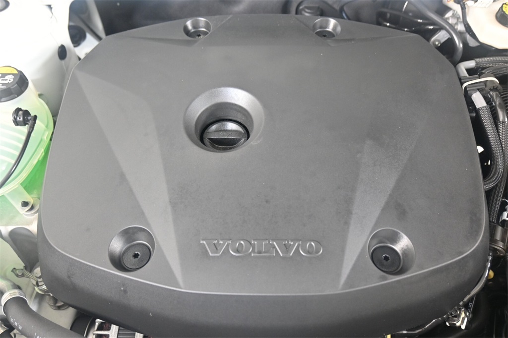 2021 Volvo XC40 R-Design 7