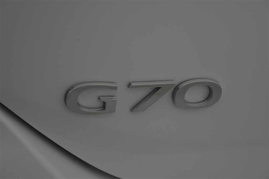 2024 Genesis G70 2.5T 8