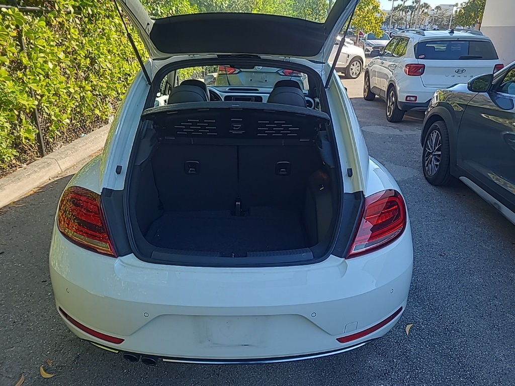 2019 Volkswagen Beetle 2.0T SE 15