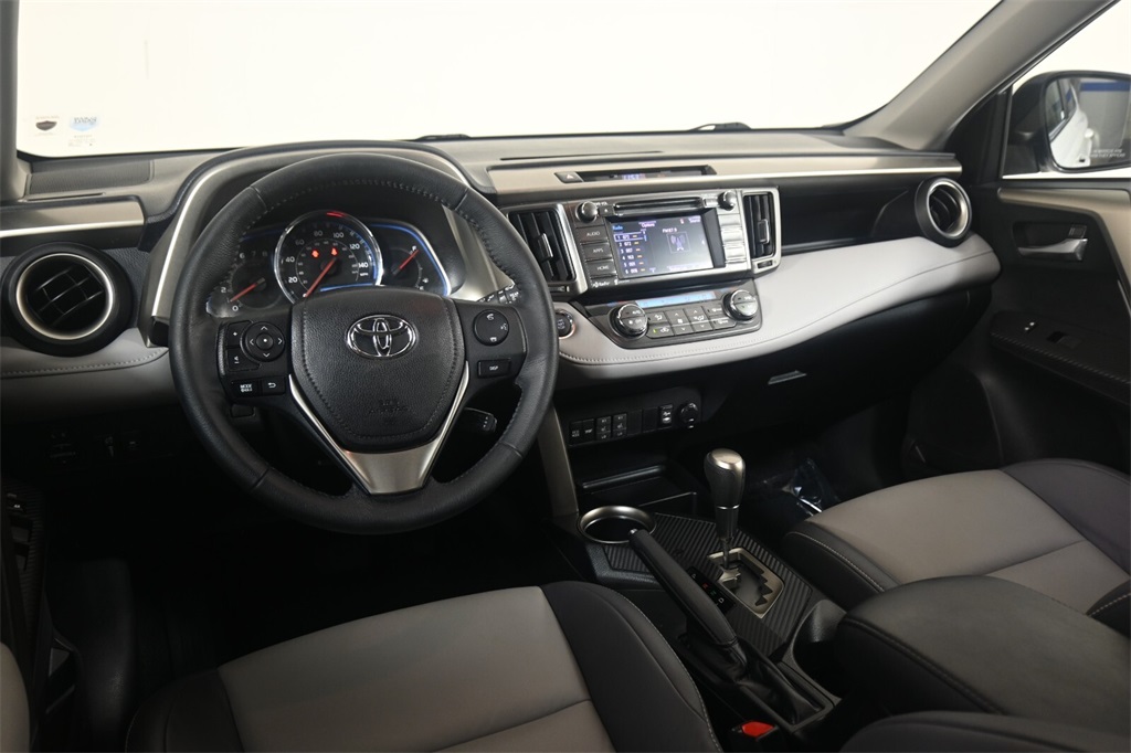 2015 Toyota RAV4 Limited 11