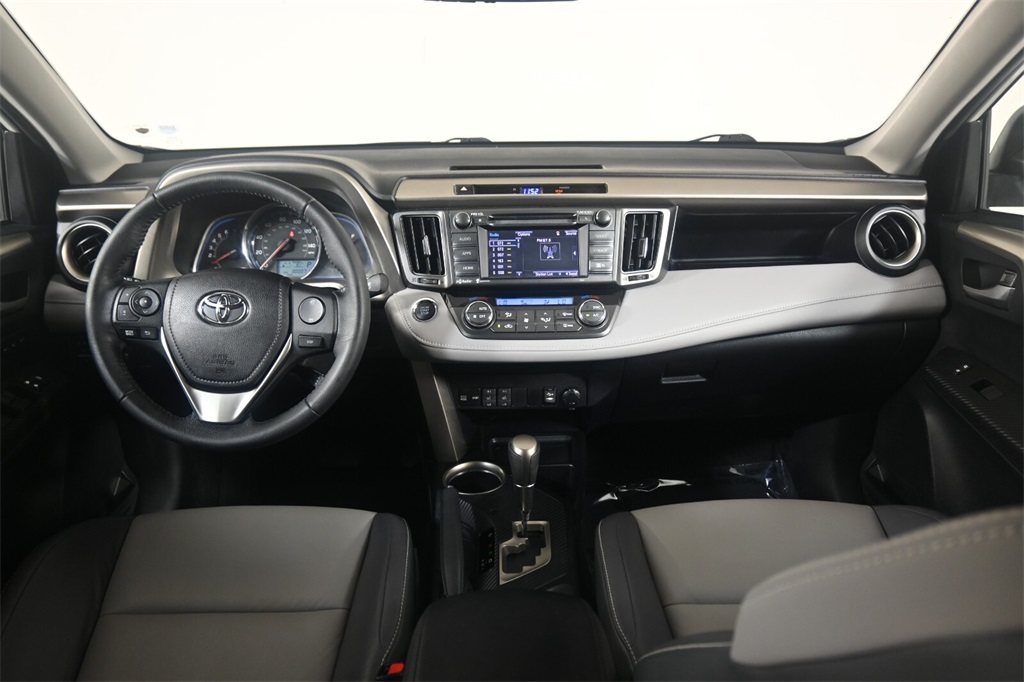 2015 Toyota RAV4 Limited 16