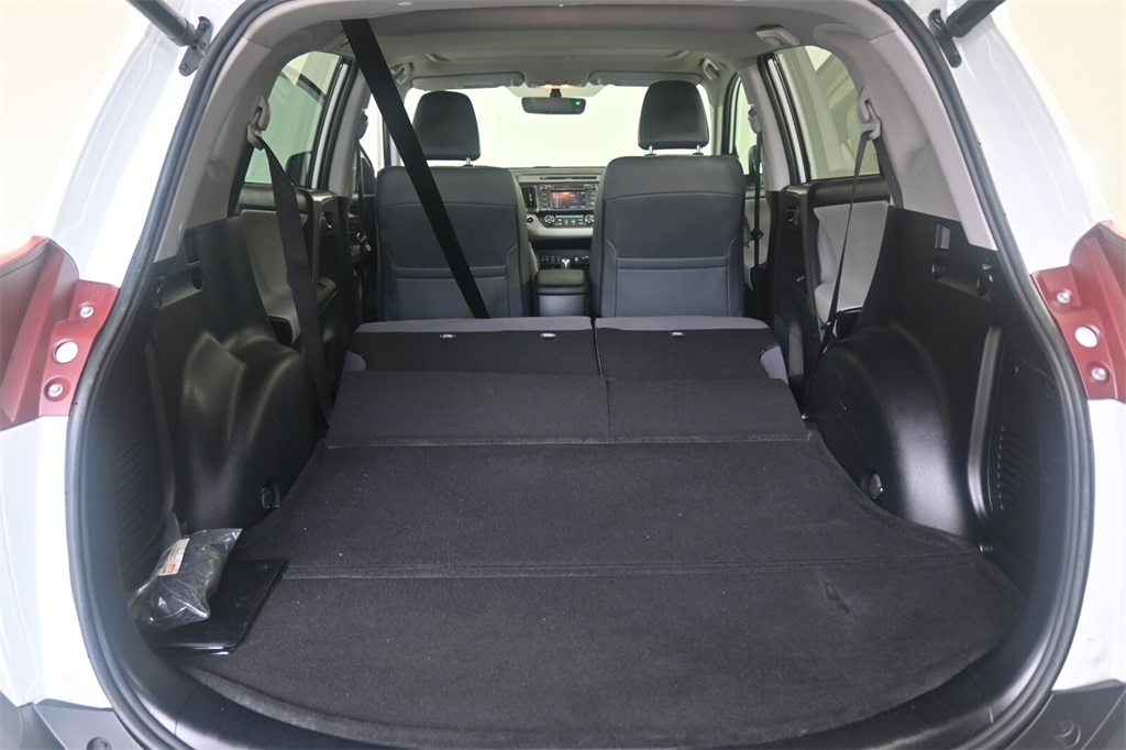 2015 Toyota RAV4 Limited 28