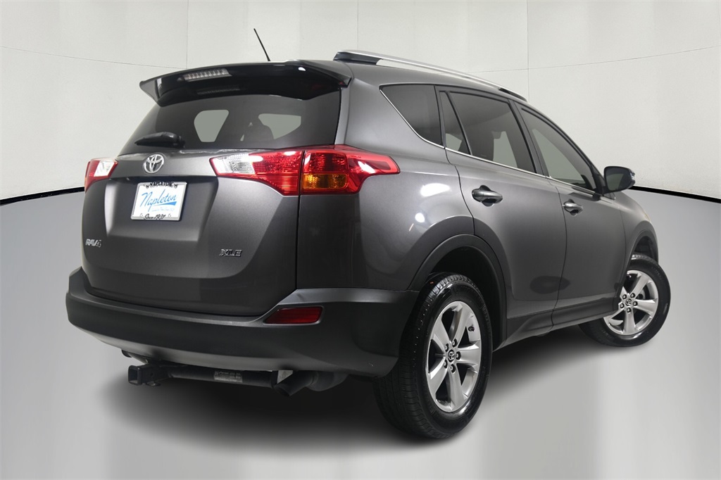 2015 Toyota RAV4 XLE 7