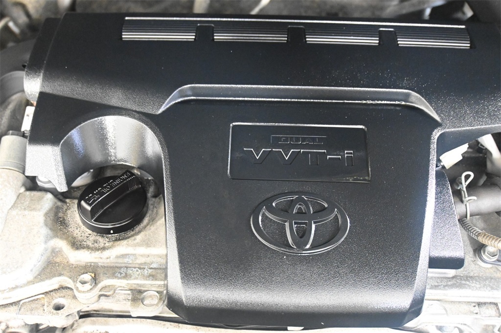 2015 Toyota RAV4 XLE 10